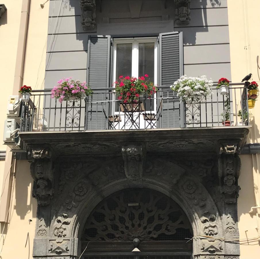 La Cartolina Di Napoli Free Parking For Small Cars Only Naples Luaran gambar