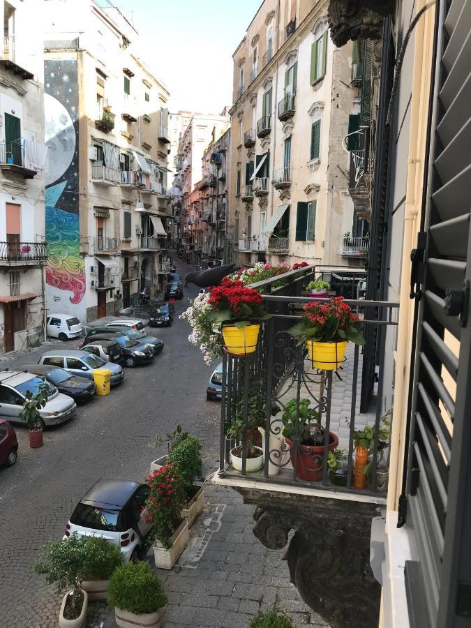 La Cartolina Di Napoli Free Parking For Small Cars Only Naples Luaran gambar
